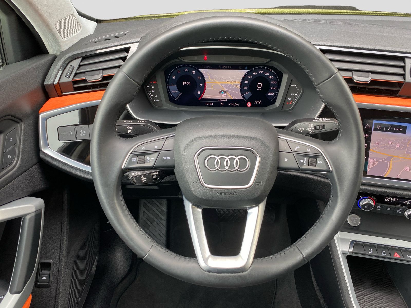 Audi Q3 45 2,0TFSI DSG Quattro Advanced - Samsaru's Car Outlet