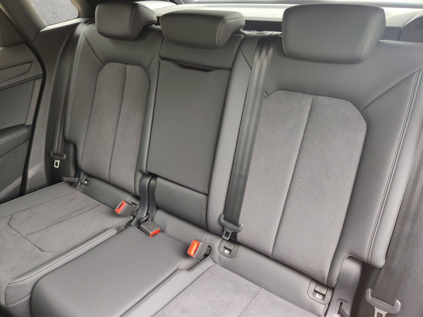 Audi Q3 40 TFSI quattro S line S tronic - Samsaru's Car Outlet