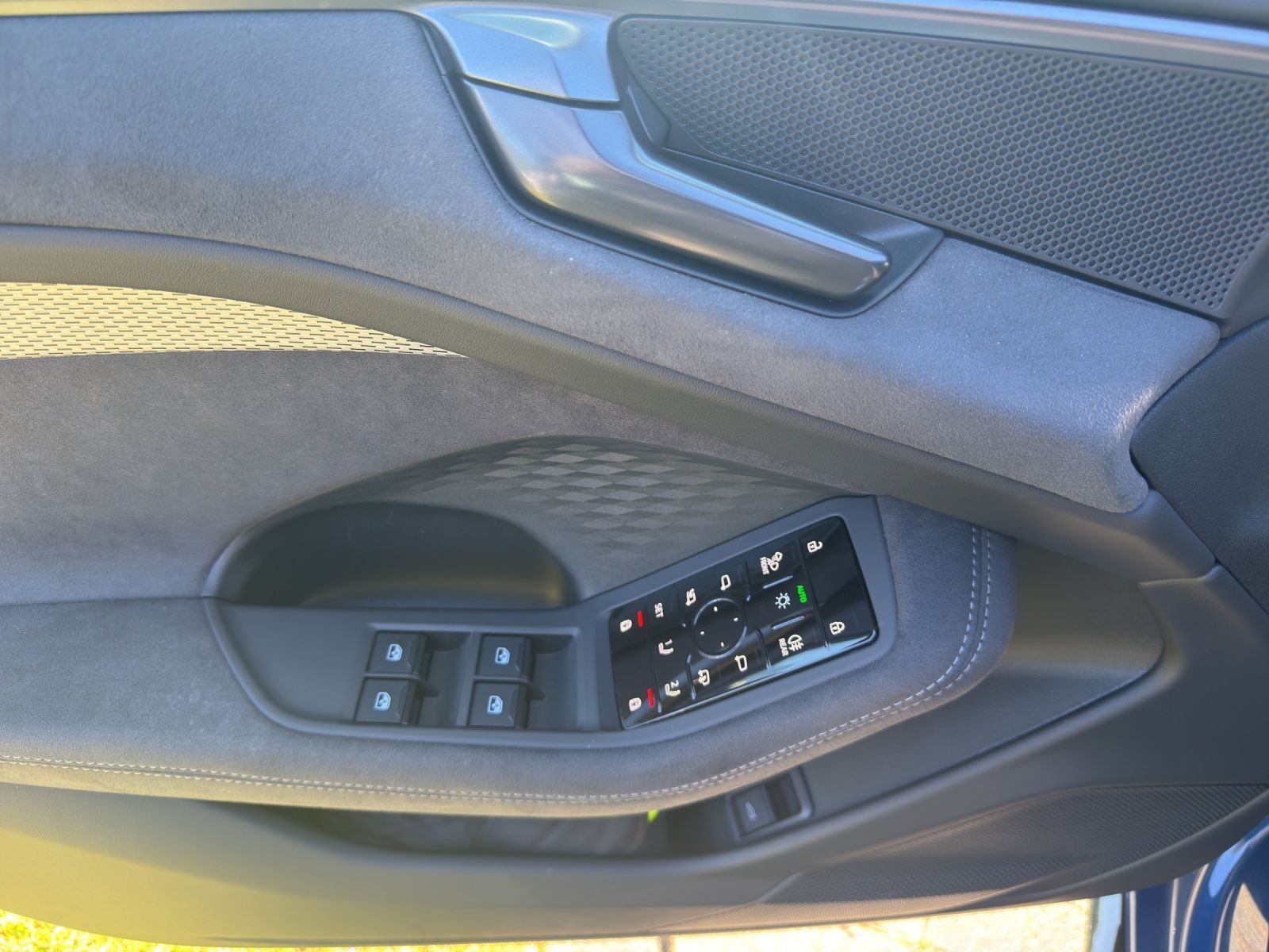 Audi A6 Avant TDI S LINE NEUES MODELL LM20 AHK OLED B