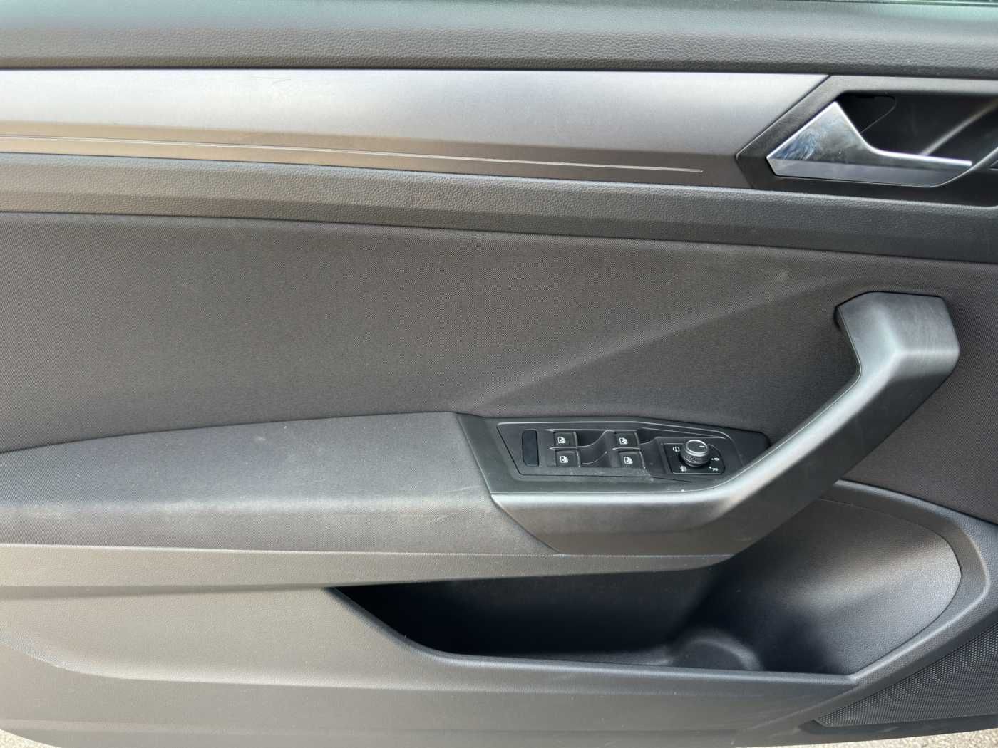 Volkswagen T-Roc 1.5 Style - Samsaru's Car Outlet