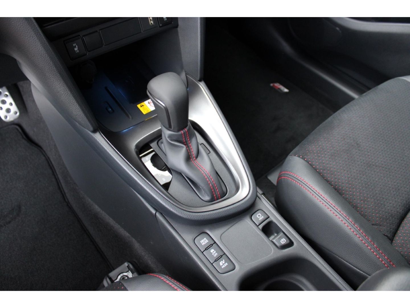 Toyota Yaris Cross GR-SPORT+ADVANCED-P+CARPLAY+GJ-RÄDER