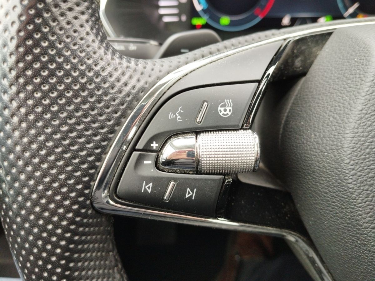 Skoda Octavia 1.4 TSI iV First Edition - Samsaru's Car Outlet