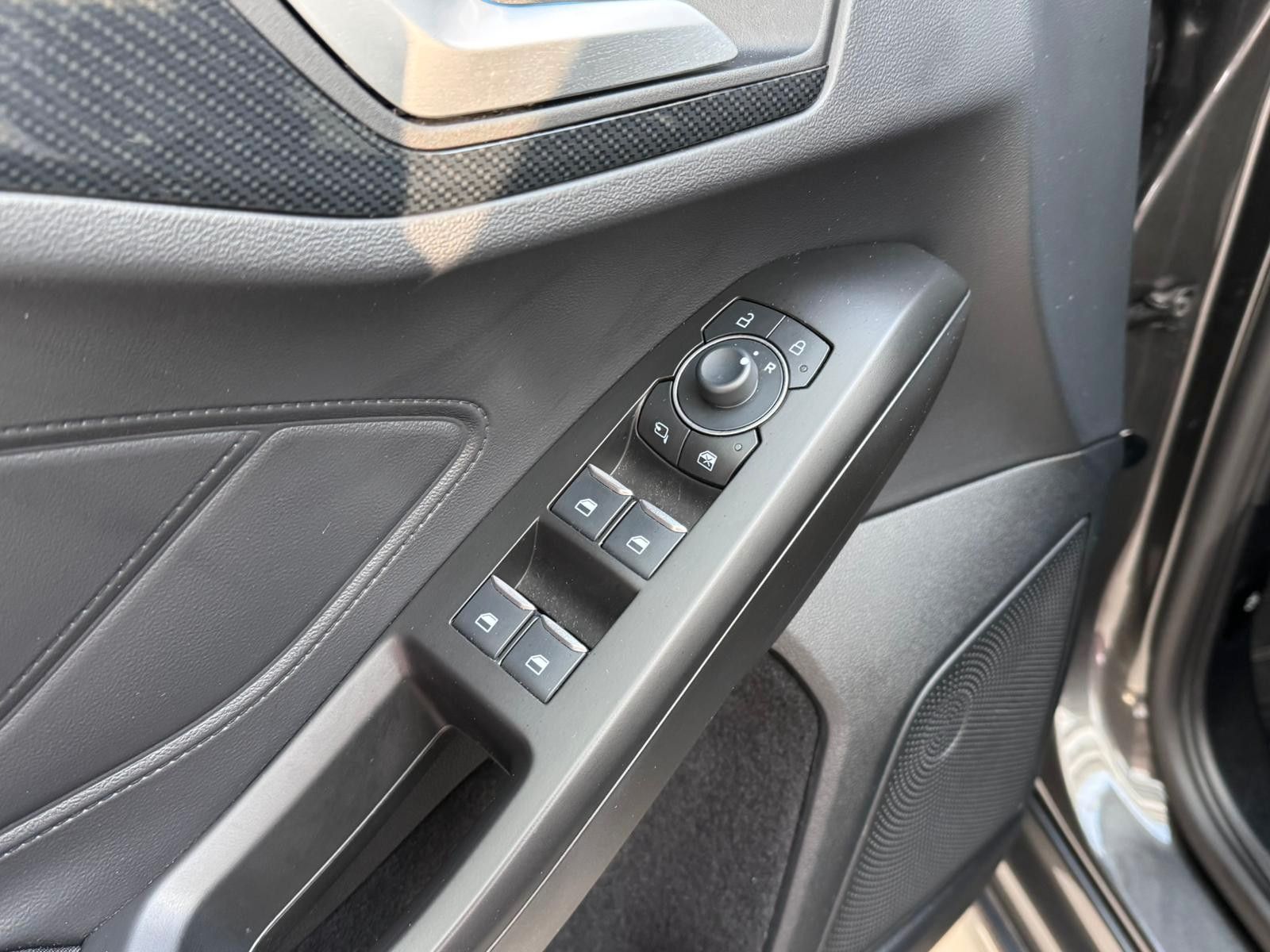 Ford Focus Turnier ST-Line X AHK+LED+Kamera+ACC+HUD