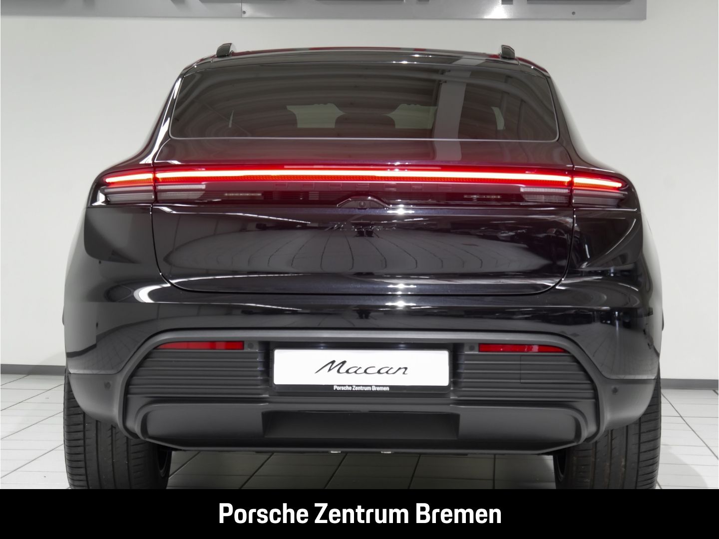 Porsche Macan 4 Sportpaket - Samsaru's Car Outlet