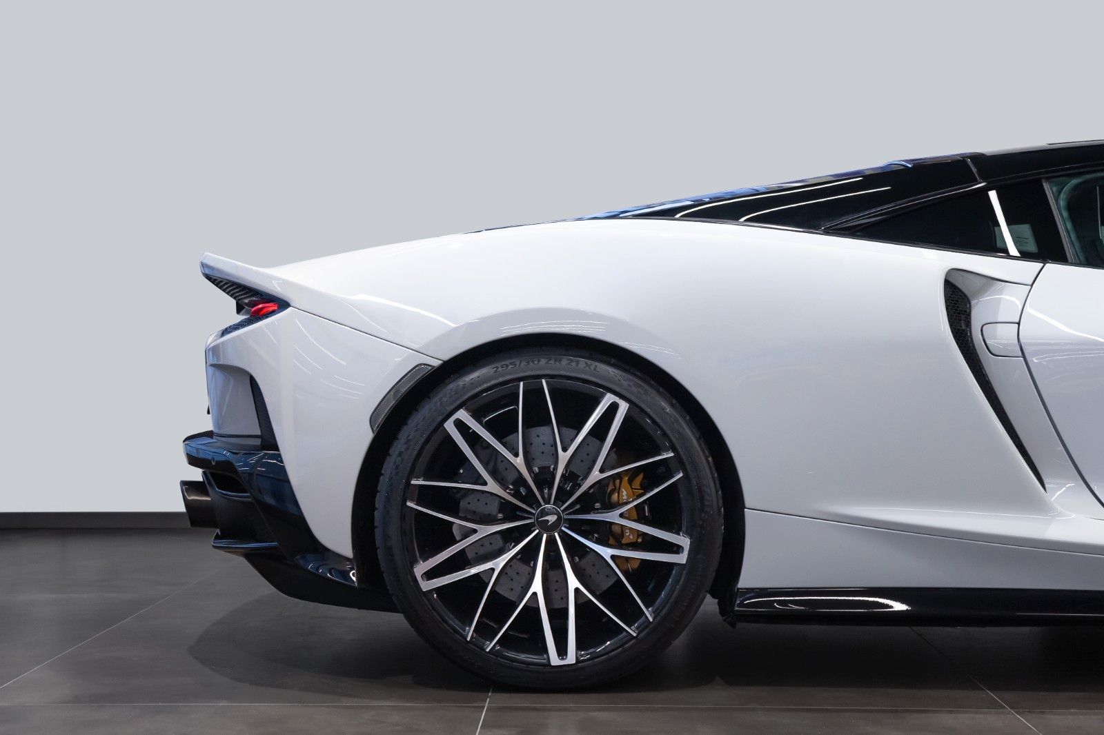 McLaren GT - Luxe - MSO Cirrus Grey