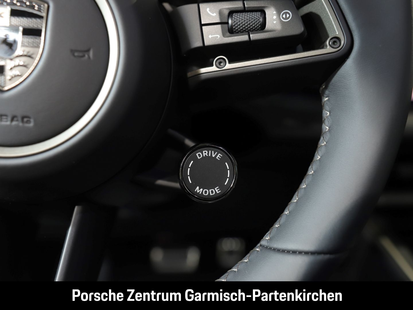 Porsche Macan Turbo 360 Kamera LenkradHZG Keyless Entry
