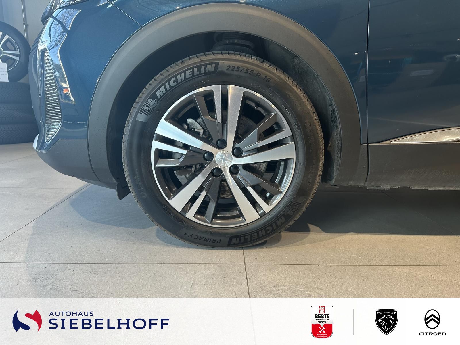 Peugeot 3008 Allure HYBRID 225 e-EAT8
