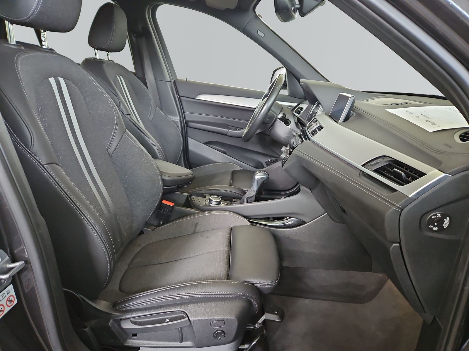 BMW X1 xDrive25e M Sportpaket - Samsaru's Car Outlet