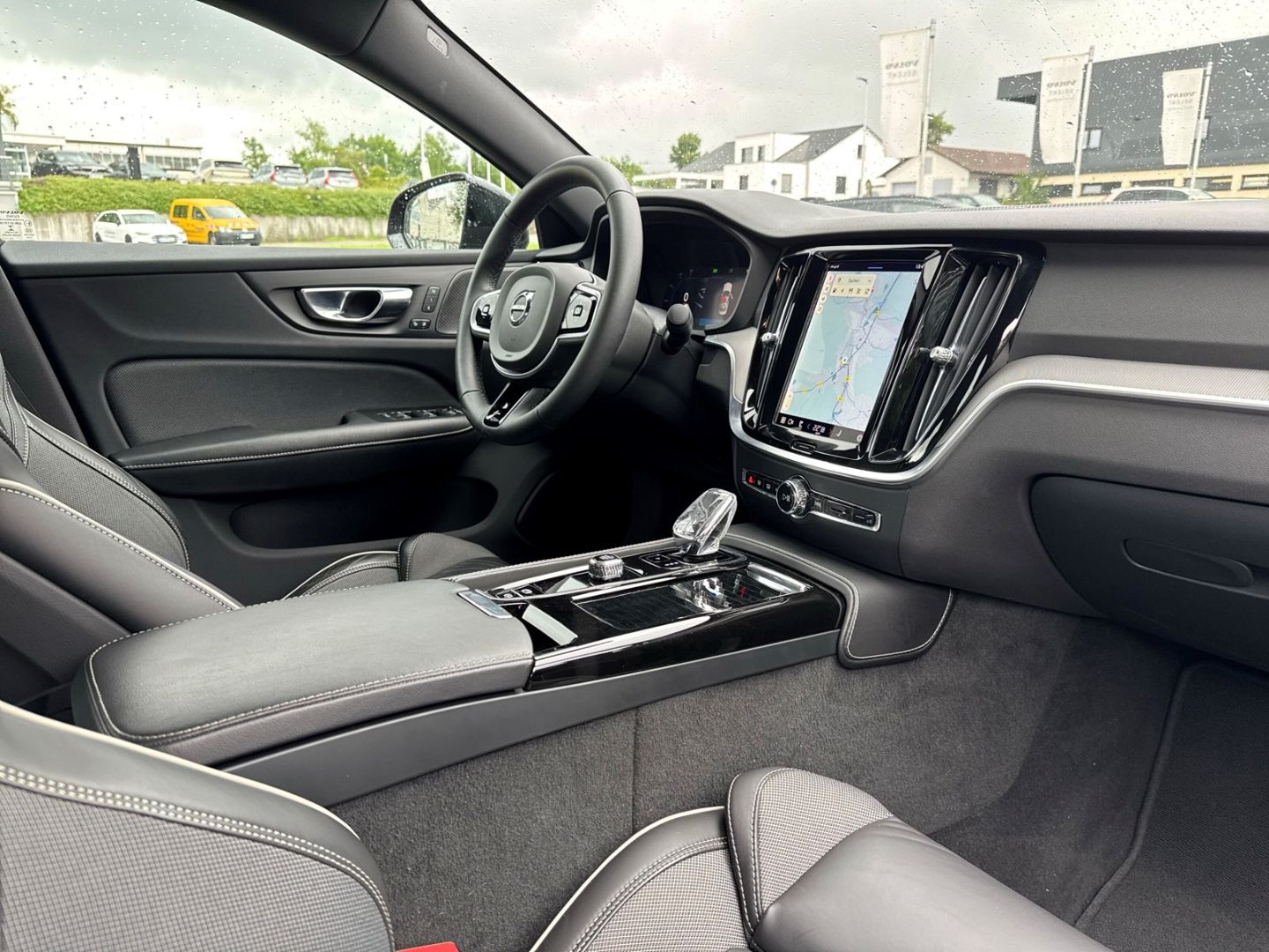 Volvo S60 Plus Dark Plug-In Hybrid AWD T8 Twin Engine