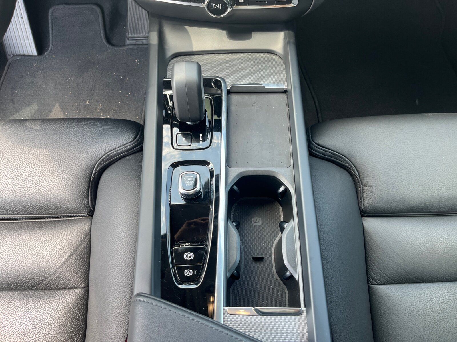 Volvo S60 B4 Plus Dark AHK+STH+SITZH+RFK+NAVI+TEMPOMAT