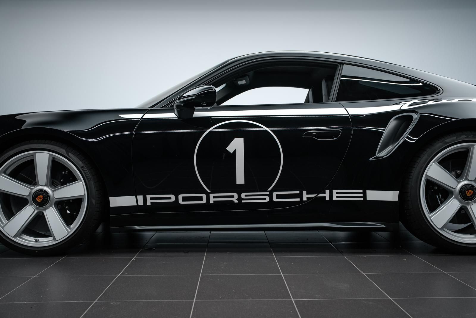 Porsche 992 Turbo 50 Jahre HERITAGE/360/BURM.