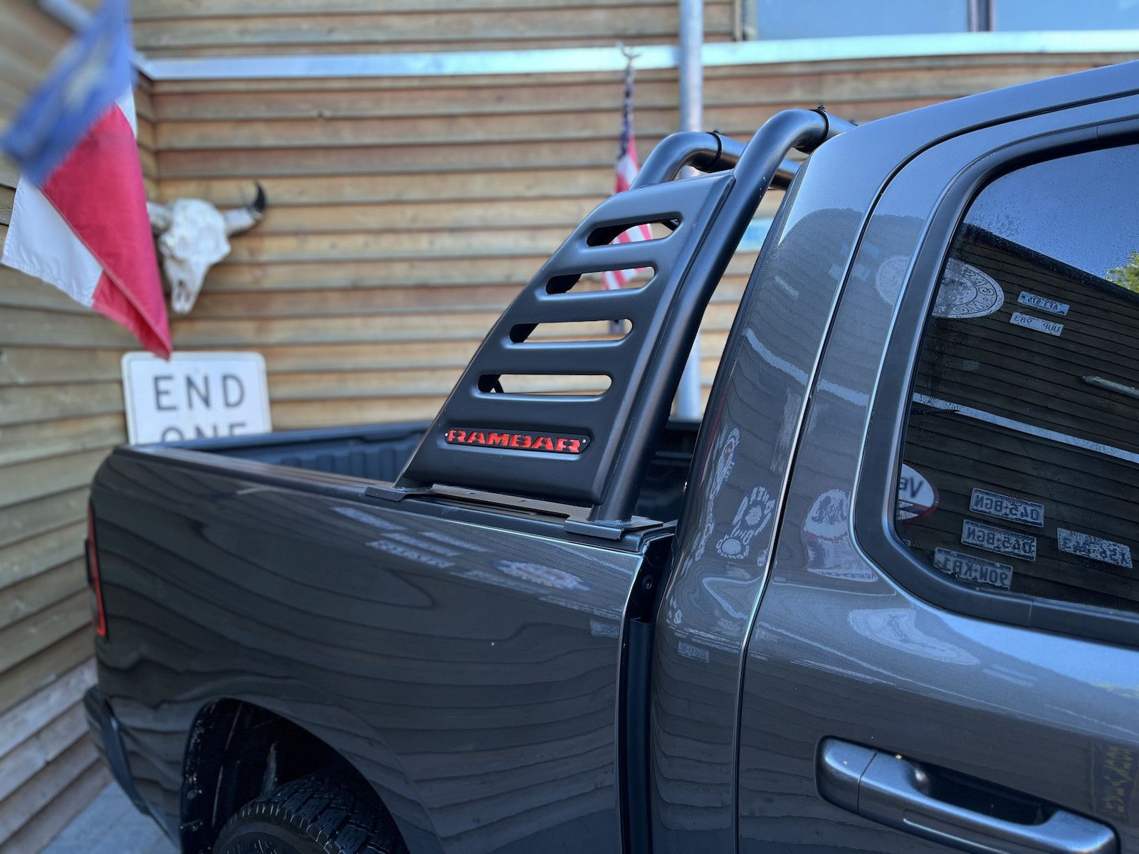 Dodge RAM 1500 SPORT 5,7L Pano 4x4 LPG 12´´ Navi AHK