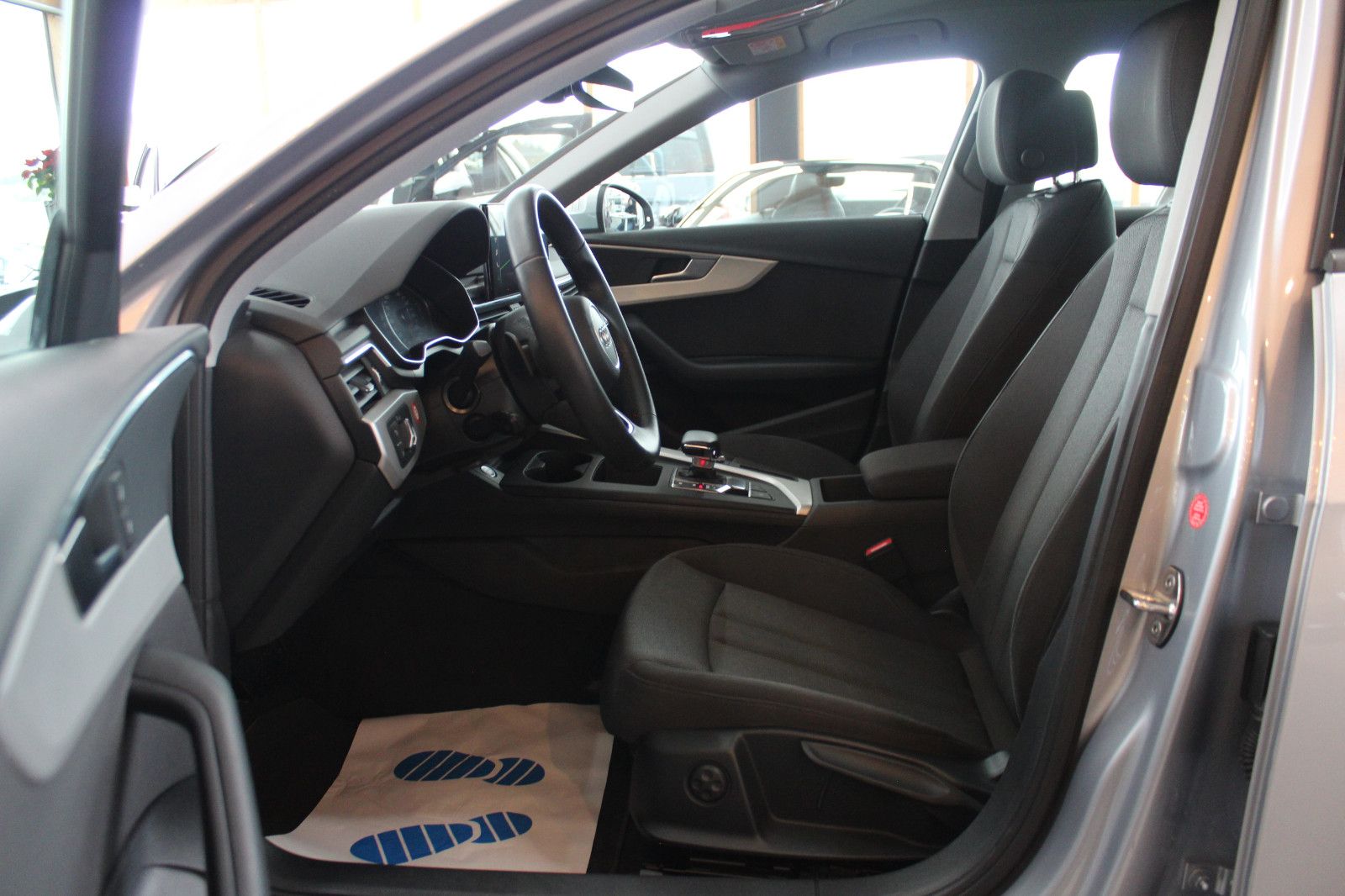 Audi A4 Avant 40 TDI S tronic advanced - Samsaru's Car Outlet