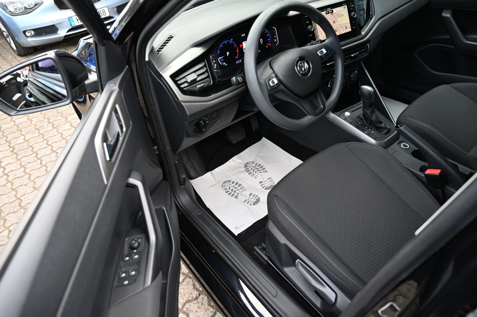 Volkswagen Polo VI 1.0 TSI Comfortline - Samsaru's Car Outlet