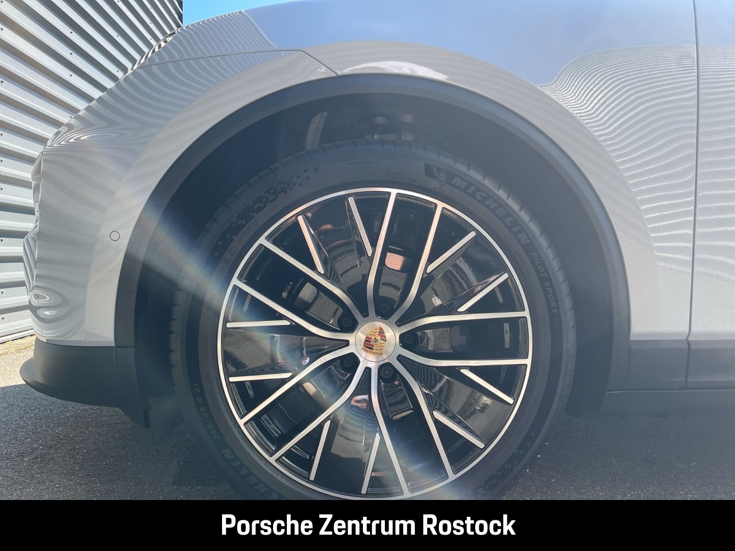 Porsche Macan InnoDrive BOSE Luftfederung 21-Zoll