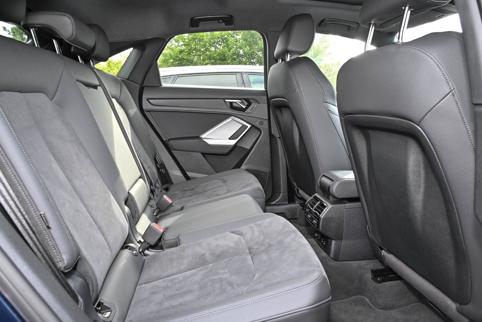 Audi Q3 Sportback 40 TFSI qu. S line - Samsaru's Car Outlet