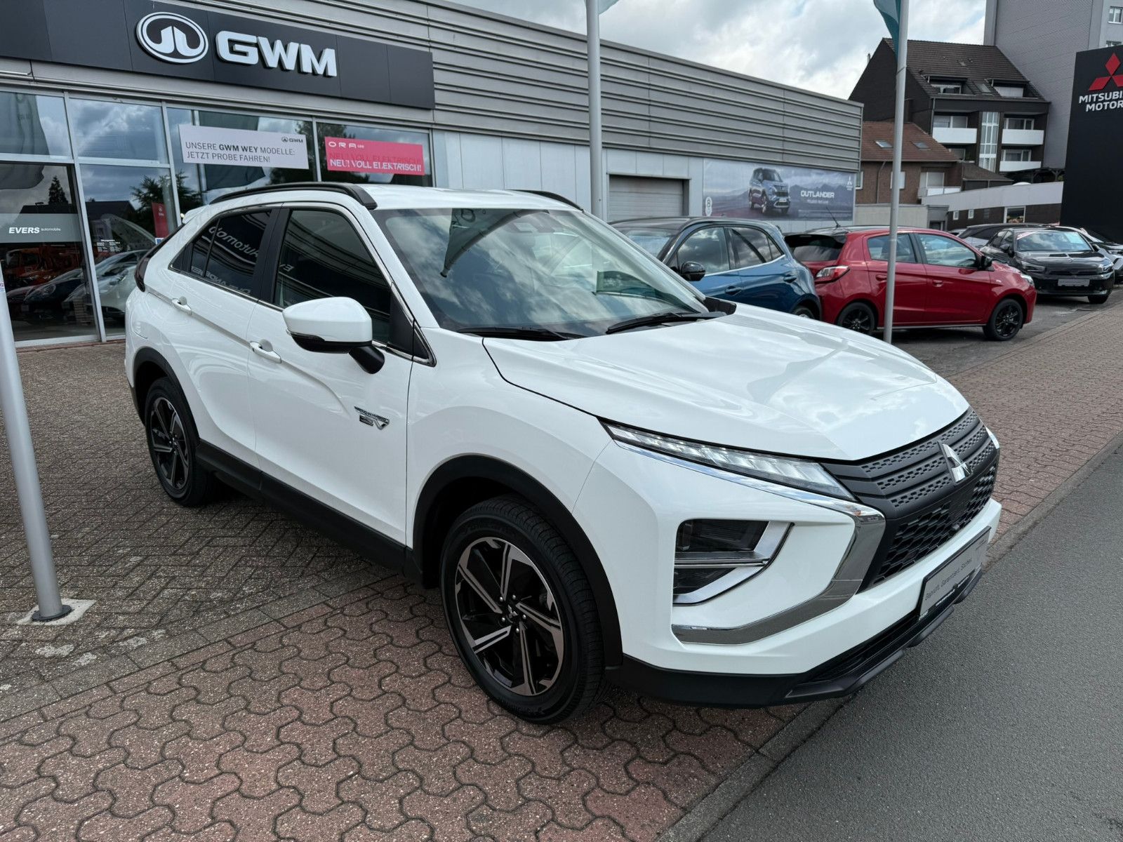 Mitsubishi Eclipse Cross PHEV Basis - Samsaru's Car Outlet