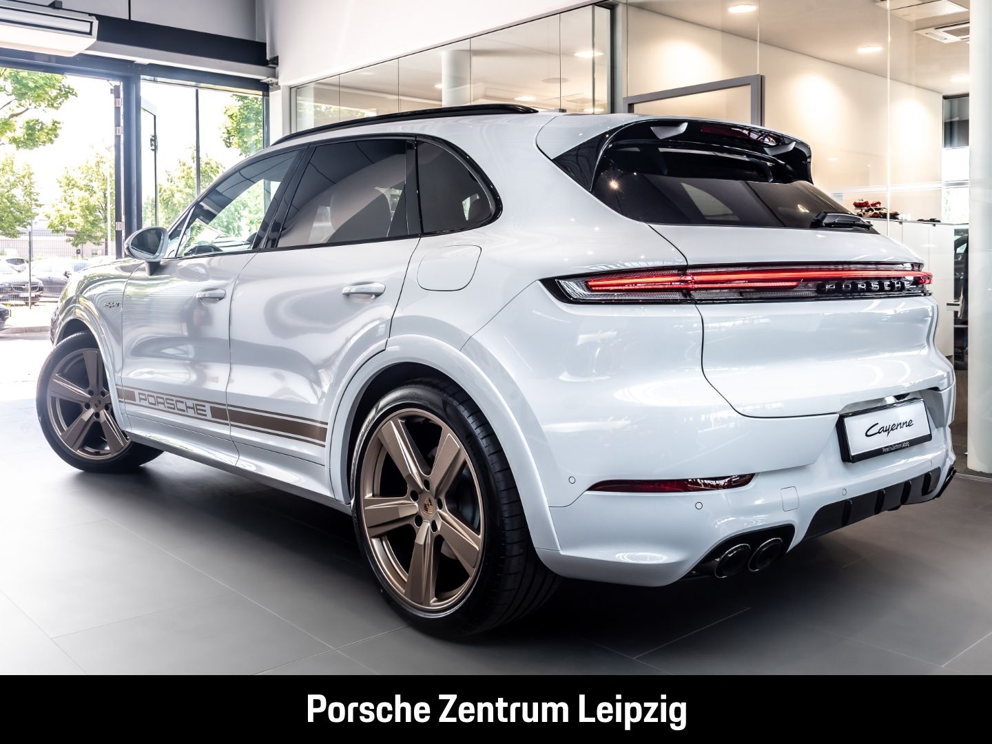 Porsche Cayenne E-Hybrid Burmester SportDesign Massage