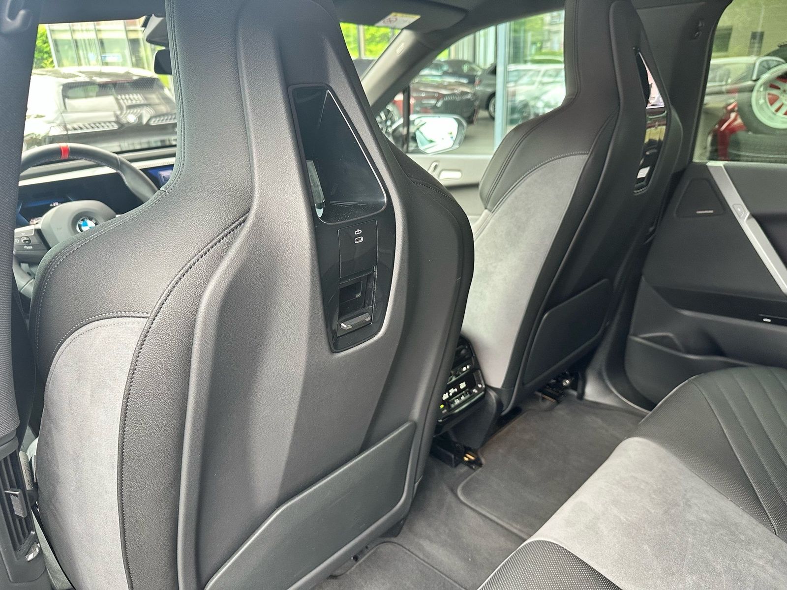 BMW iX M70 //Pano Stop&Go Leas.ab EUR 999,-inkl.