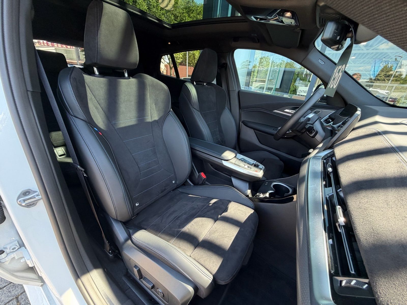 BMW X2 xDrive20d M Sport AHK PANO h&k Massage DA+