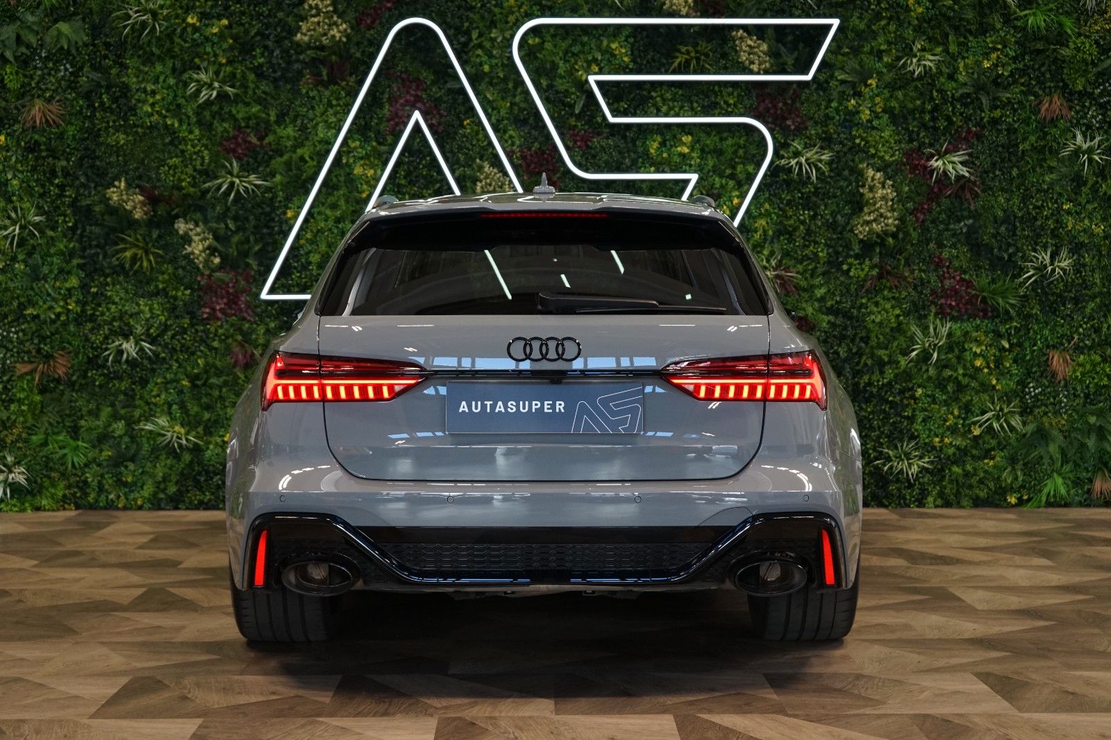 Audi RS6 Performance*AUX.HEAT*PANO*120.331€ NETTO