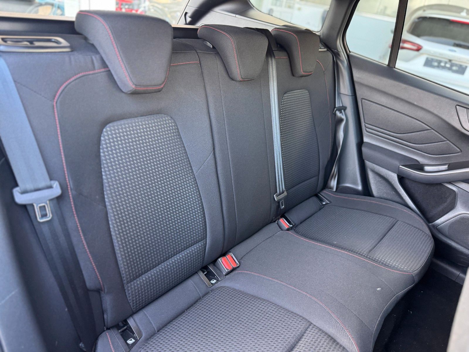 Ford Focus St-Line 1.5 Turnier ABSTEMP. KAMERA NAVI