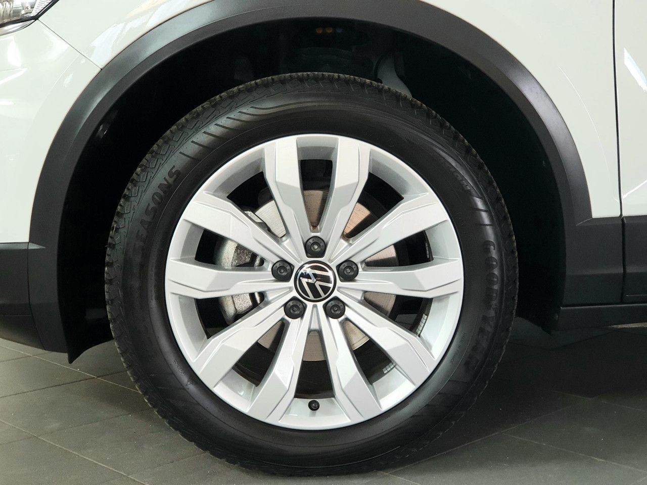 Volkswagen T-Roc 1.5 TSI - Samsaru's Car Outlet