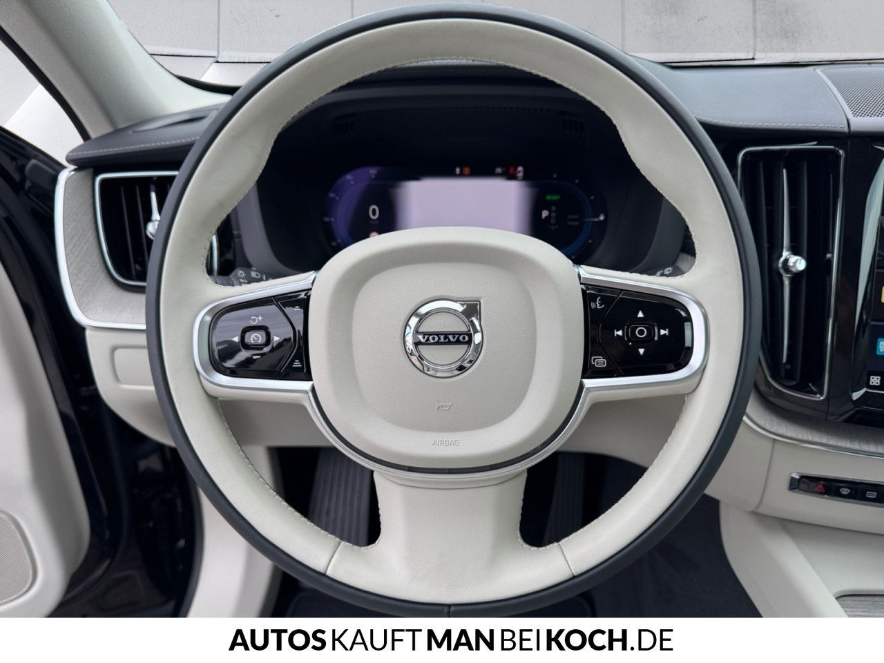Volvo XC60 T6 AWD Plug-in Hybrid Ultra Bright - Samsaru's Car Outlet