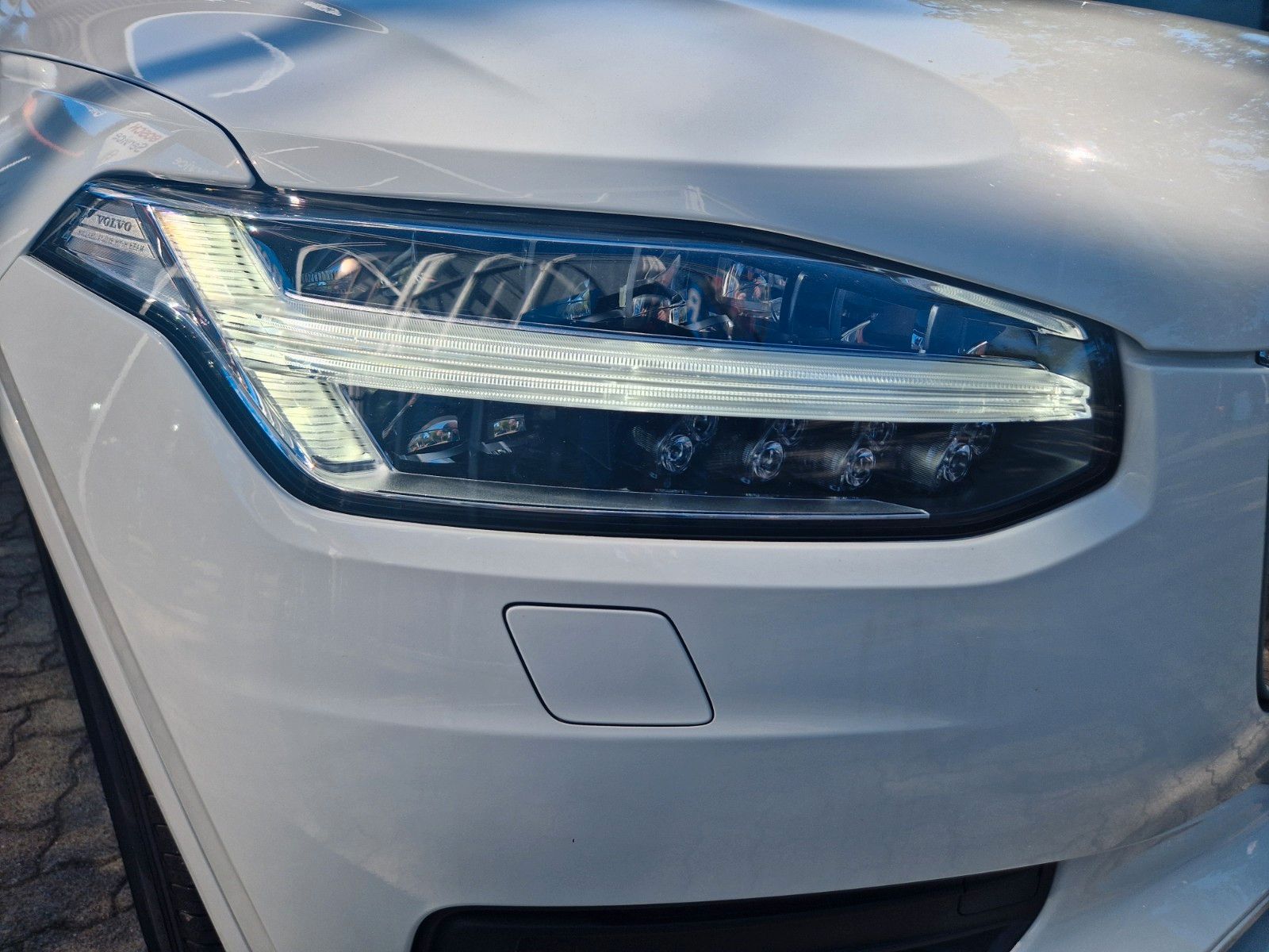 Volvo XC90 Momen Pro AWD D5 AHK 7 Sitze 360° DAB 8fach