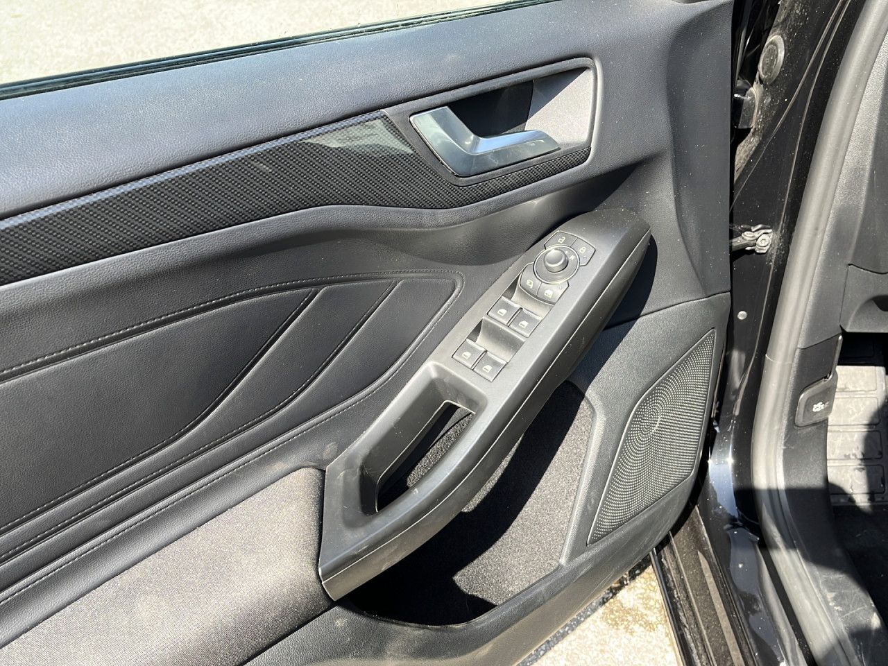Ford Focus ST-Line Bluetooth Navi LED Klima