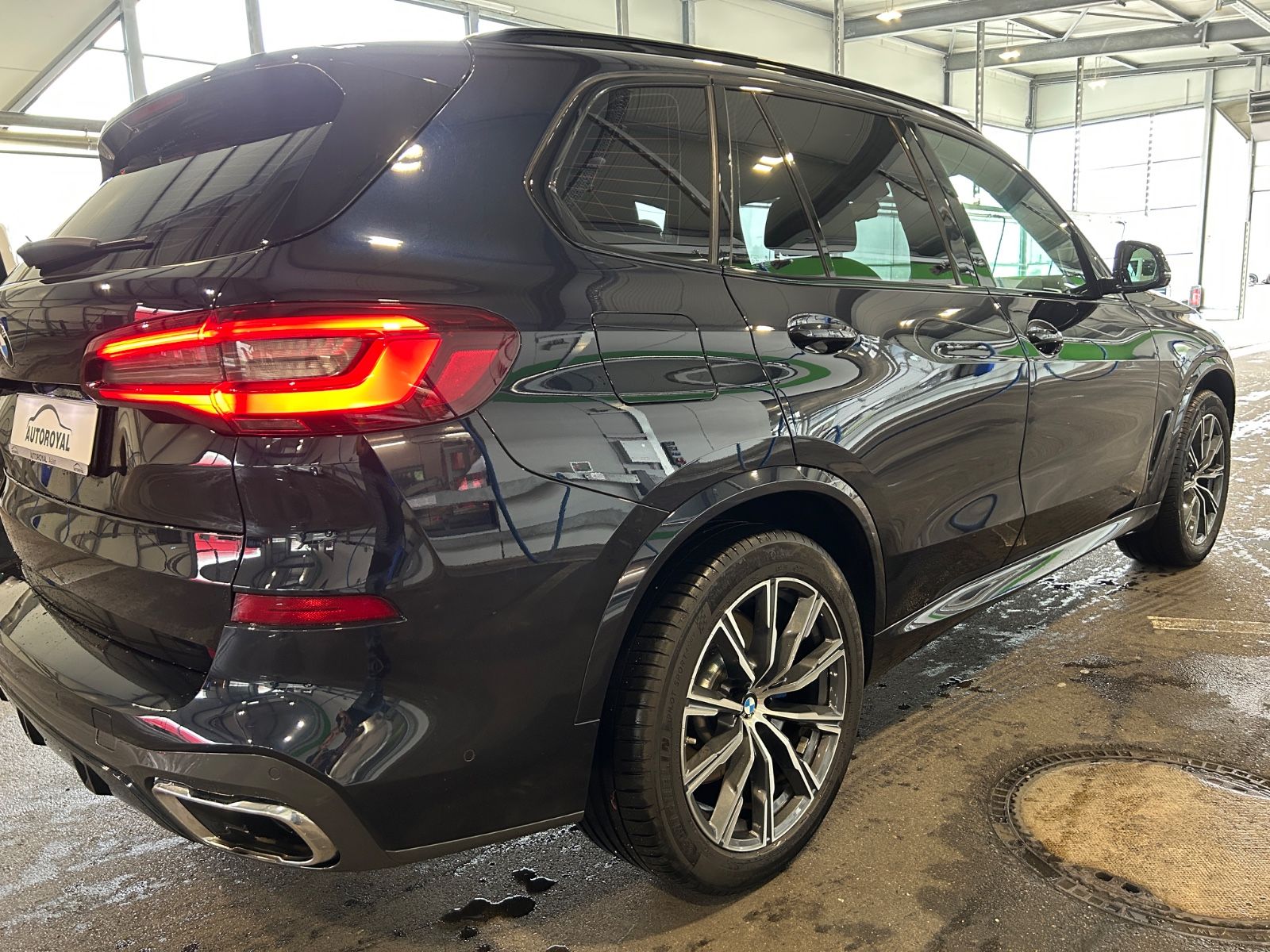BMW X5 xDrive 40 d M Sport--7Sitzer