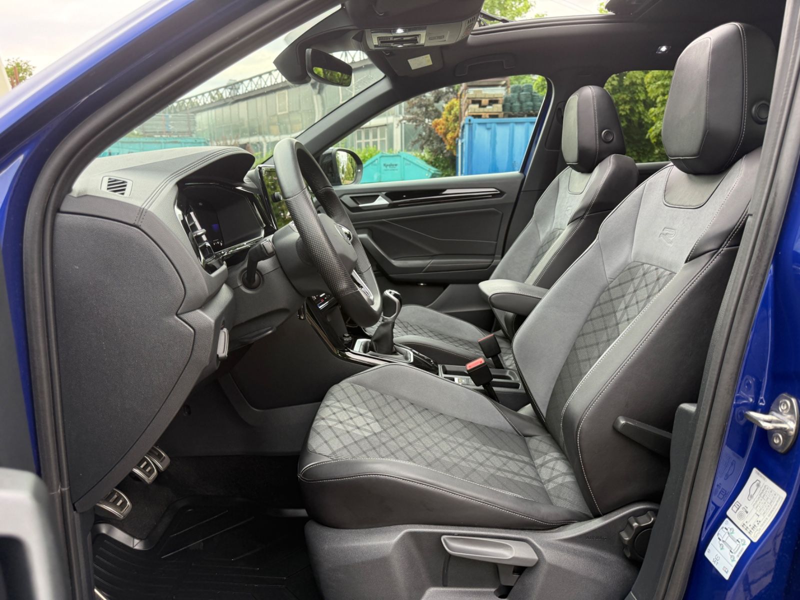 Volkswagen T-Roc TDI R-Line - Samsaru's Car Outlet