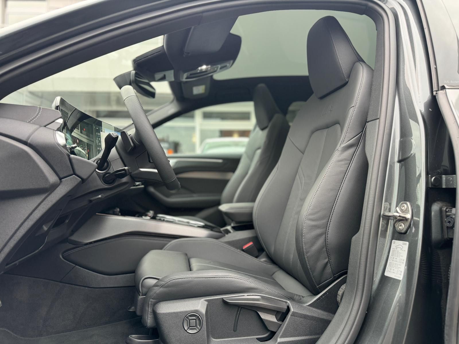 Audi A6 AVANT 2.0TDI 2x S LINE PANO 2xDISPLAY LEDER
