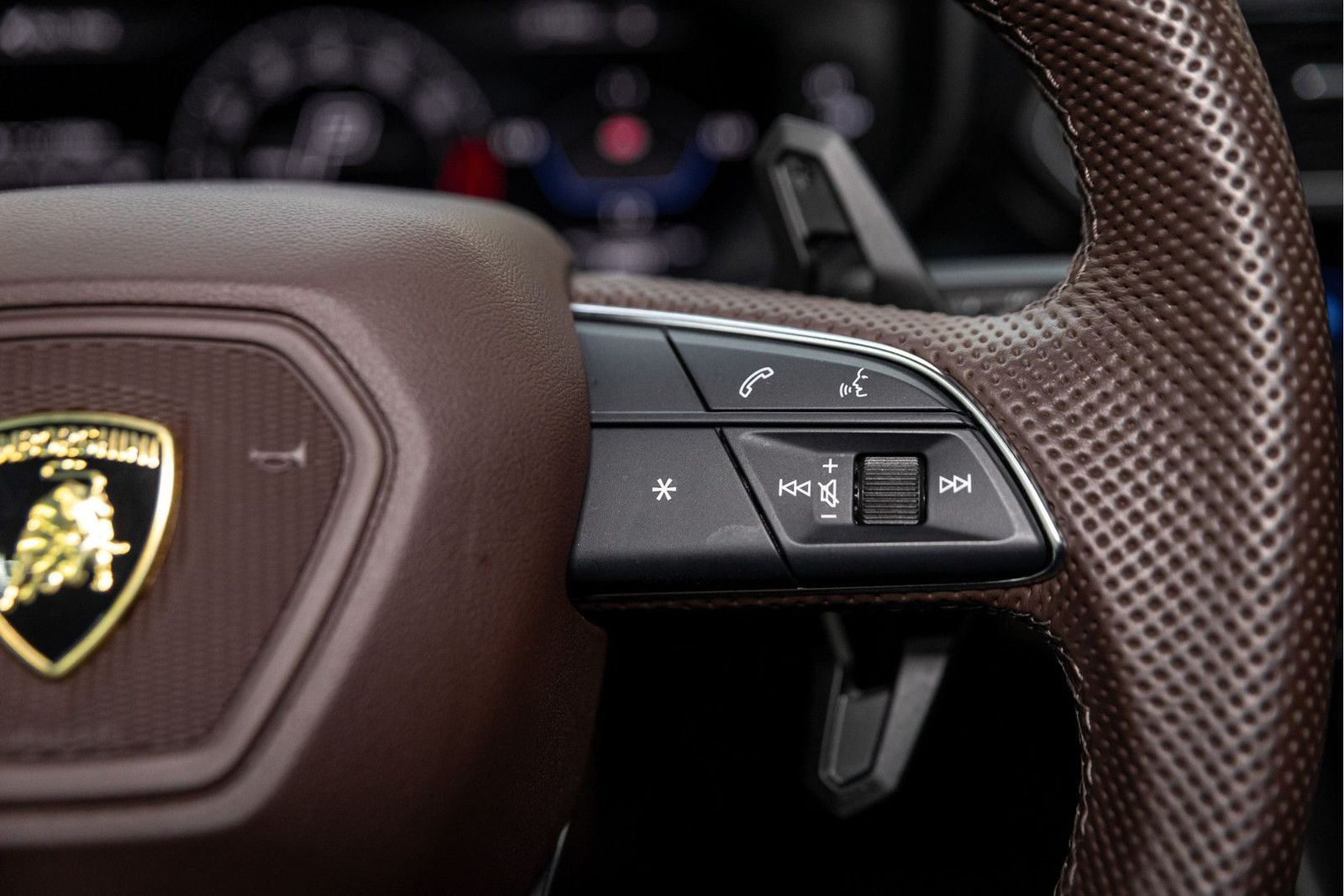 Lamborghini Urus S - Samsaru's Car Outlet