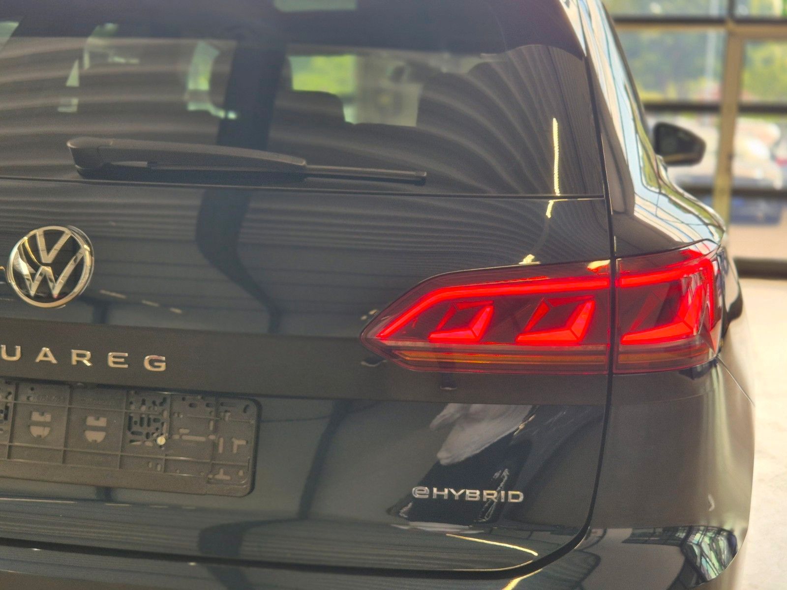 Volkswagen TOUAREG 3.0TSI ELEGANCE 4M eHYBRID - Samsaru's Car Outlet