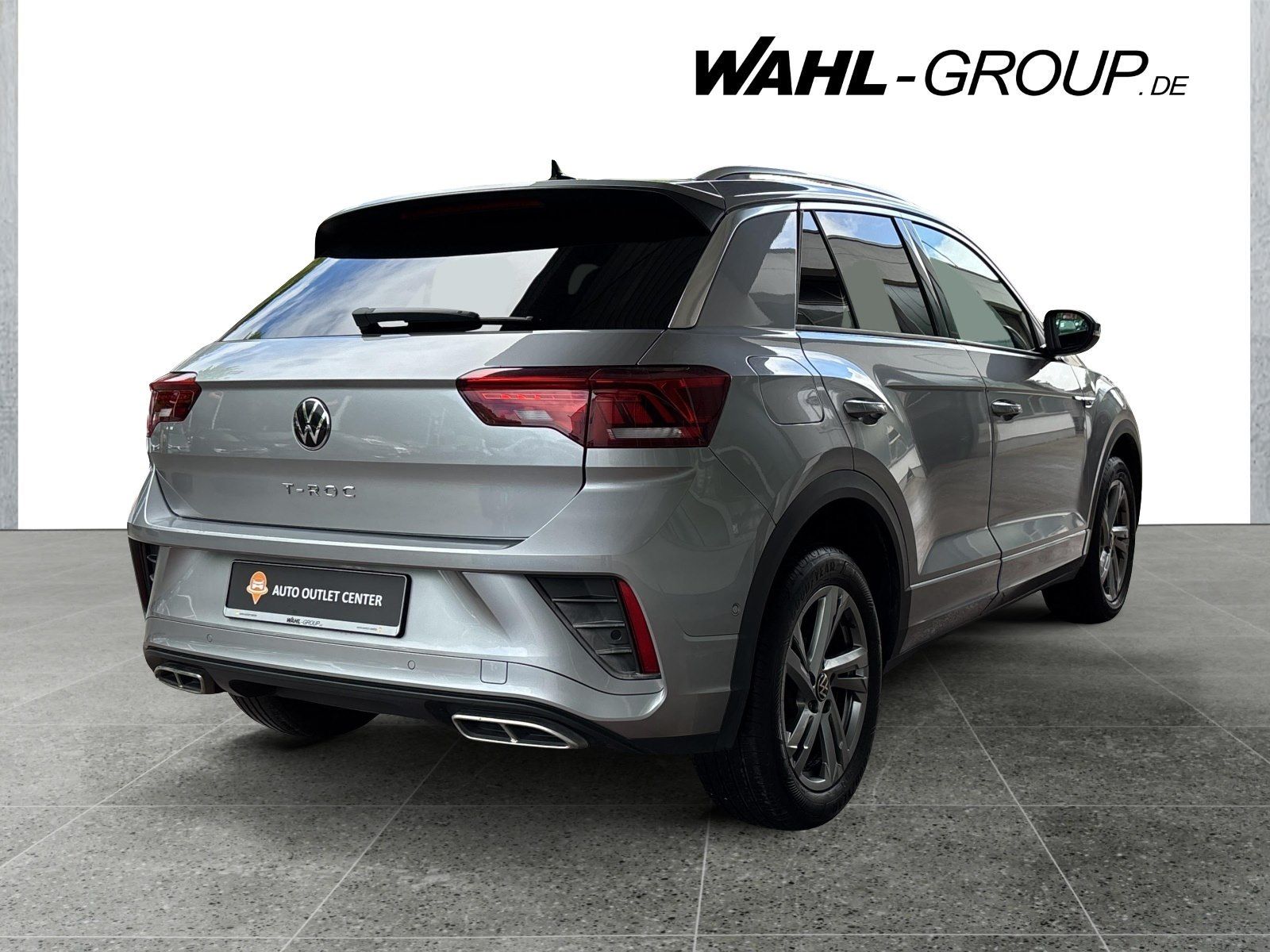 Volkswagen T-Roc 1.5 TSI R-LINE - Samsaru's Car Outlet