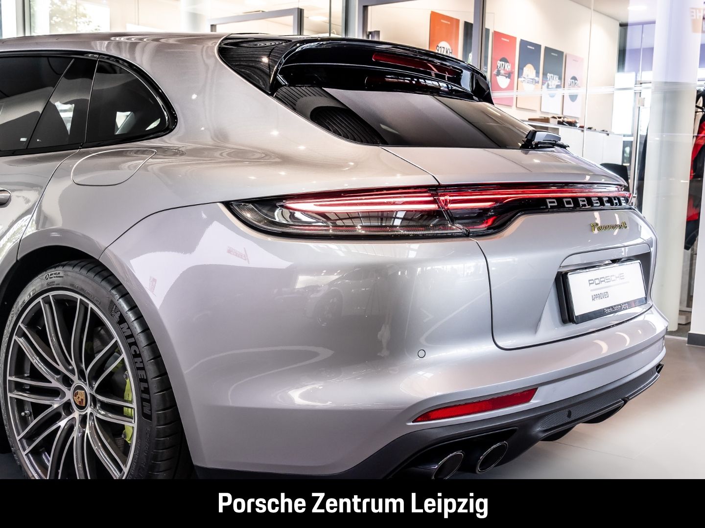 Porsche Panamera E-Hybrid Sport Turismo Platinum Edition