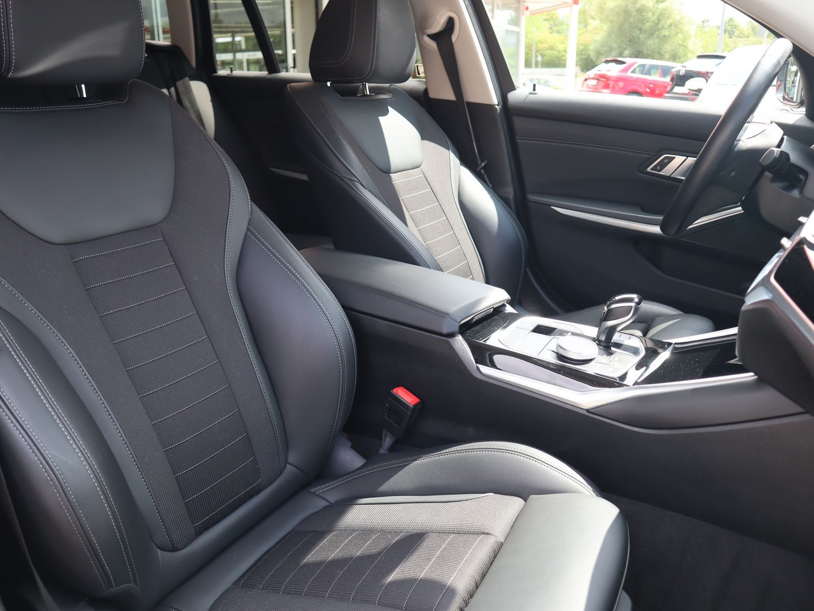 BMW 330e Touring Sport Line - Samsaru's Car Outlet