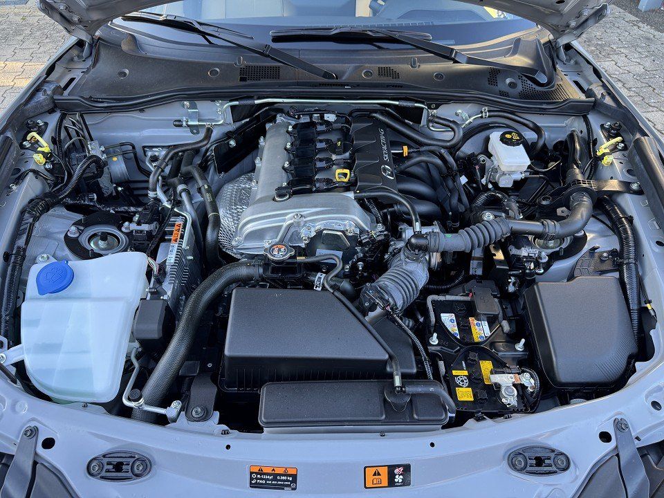 Mazda MX-5 1.5L SKYACTIV-G  132 6MT RWD Kazari