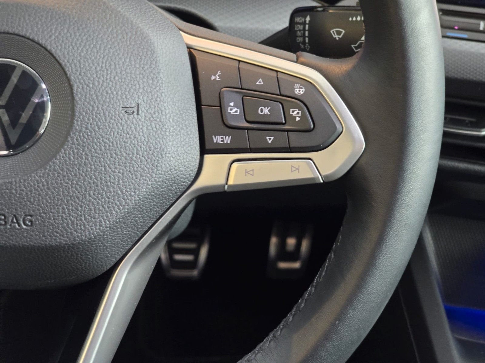 Volkswagen Golf VIII Active - Samsaru's Car Outlet