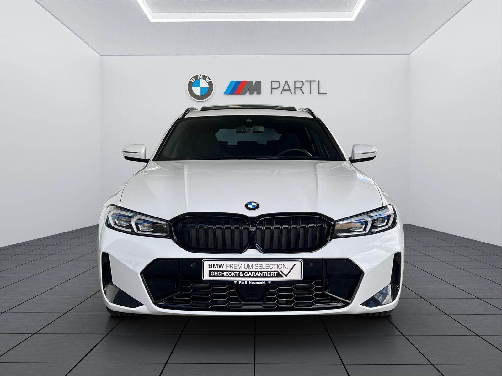 BMW 320i Touring M-Sport adapLED ACC 360° Pano AHK