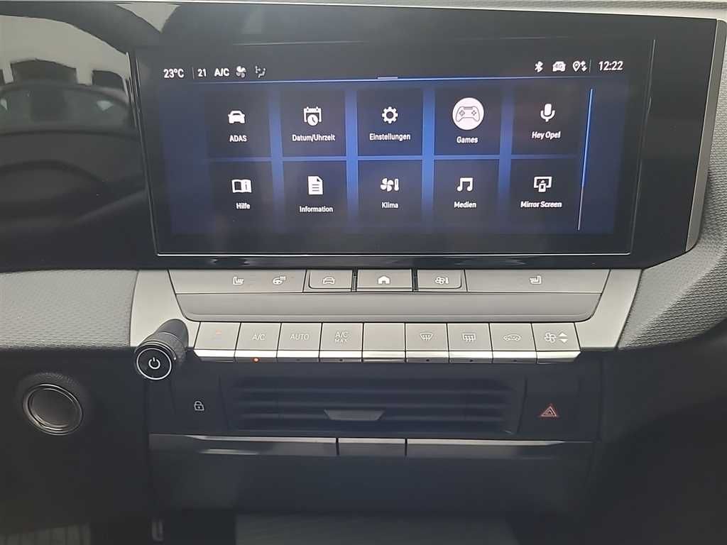 Opel Astra L 1.2 Business Edition - Samsaru's Car Outlet