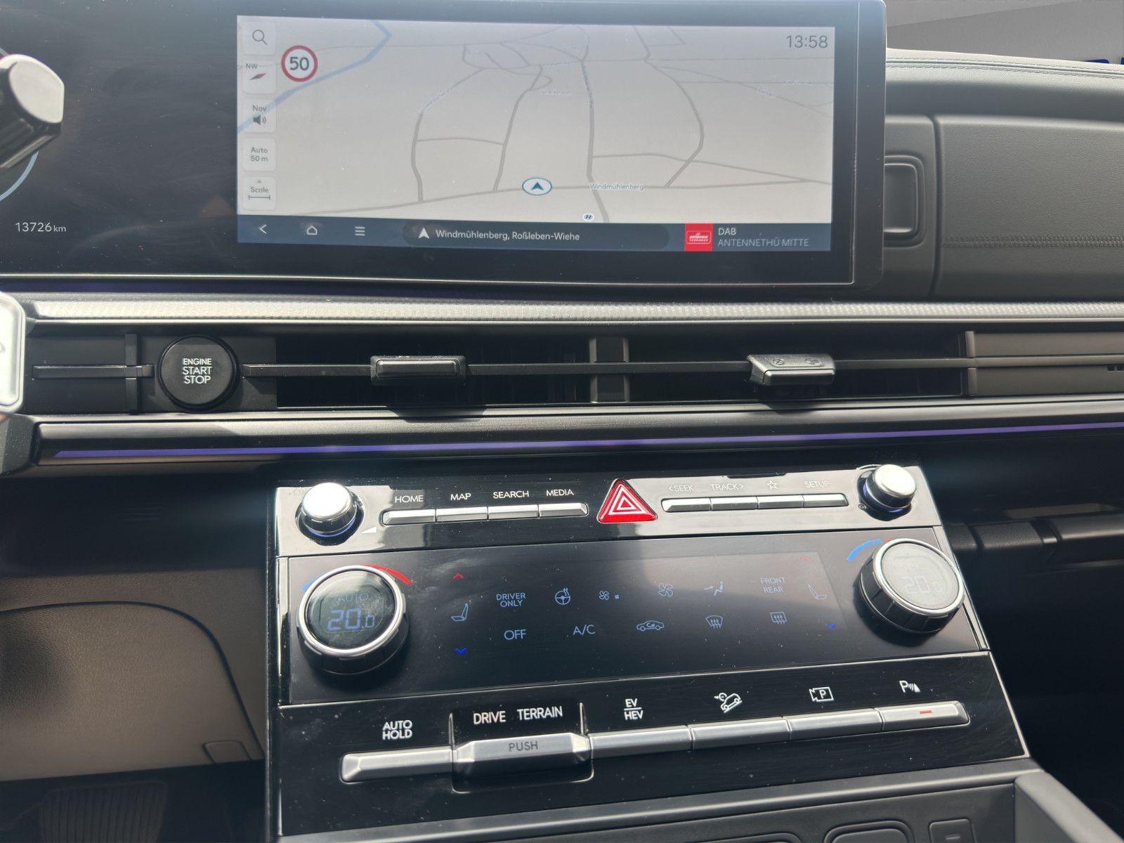 Hyundai SANTA FE 1.6 T-GDI PHEV BLACKLINE - Samsaru's Car Outlet