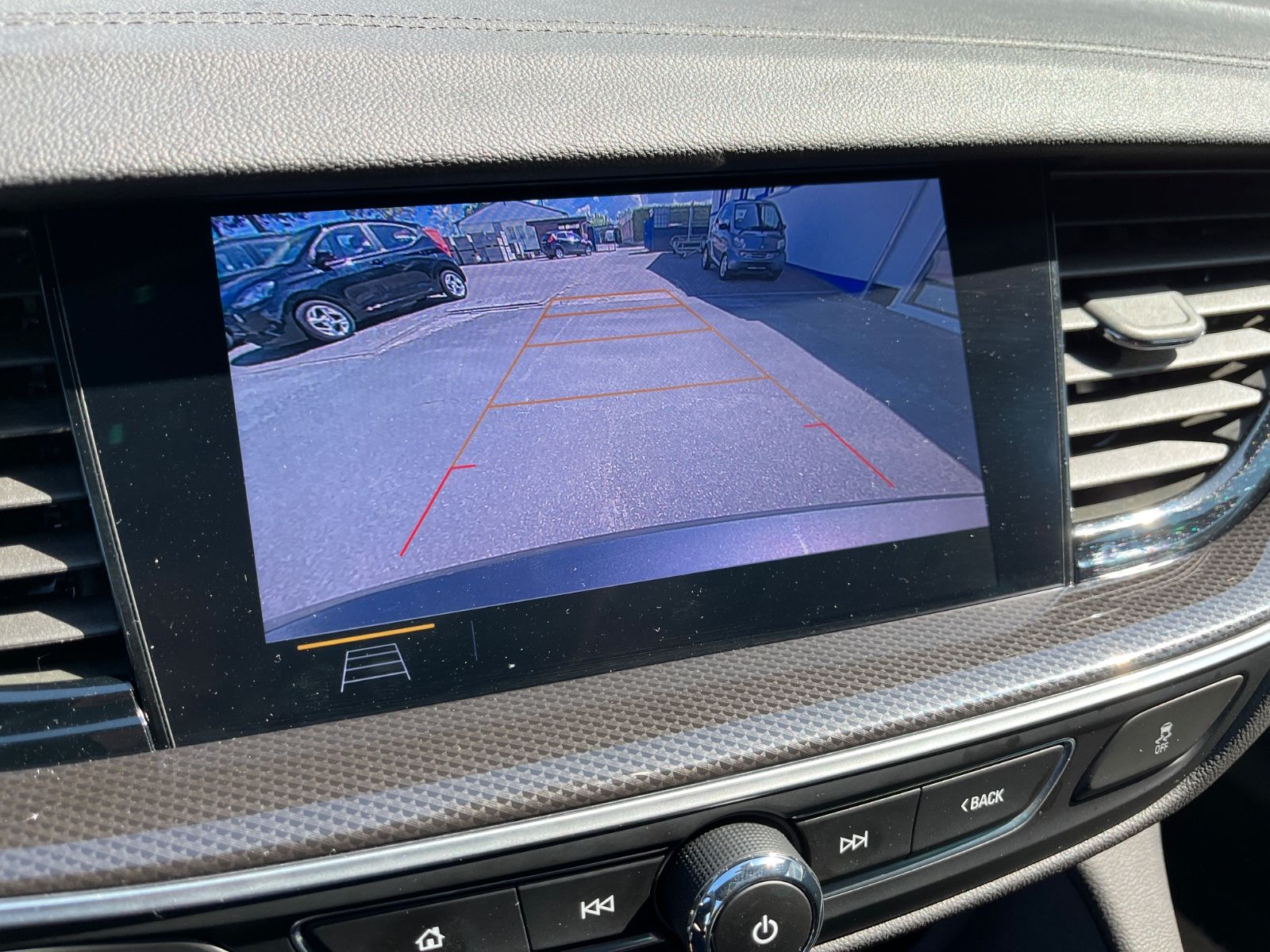 Opel Insignia B ST 1,5 D Aut. Business - Samsaru's Car Outlet