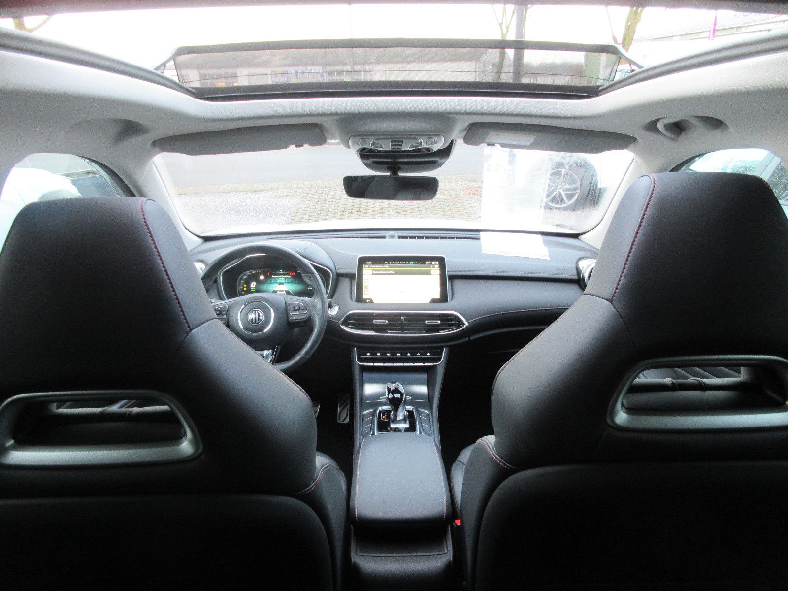 MG EHS 1.5TGI PLUG IN HYBR. LUXURY+MG PILOT PANO 18