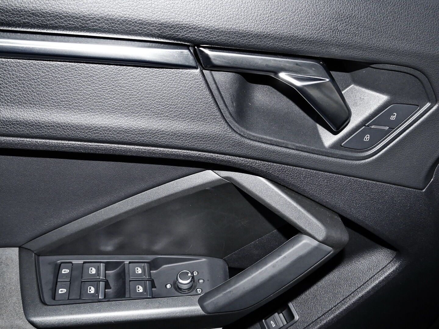 Audi Q3 45 TFSI quattro S line - Samsaru's Car Outlet