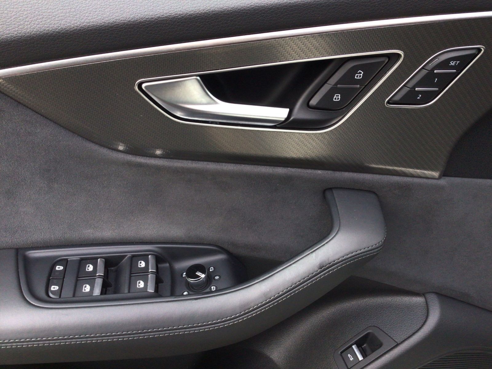 Audi RSQ8 TFSI Q MATRIX KAMERA BuO LM23