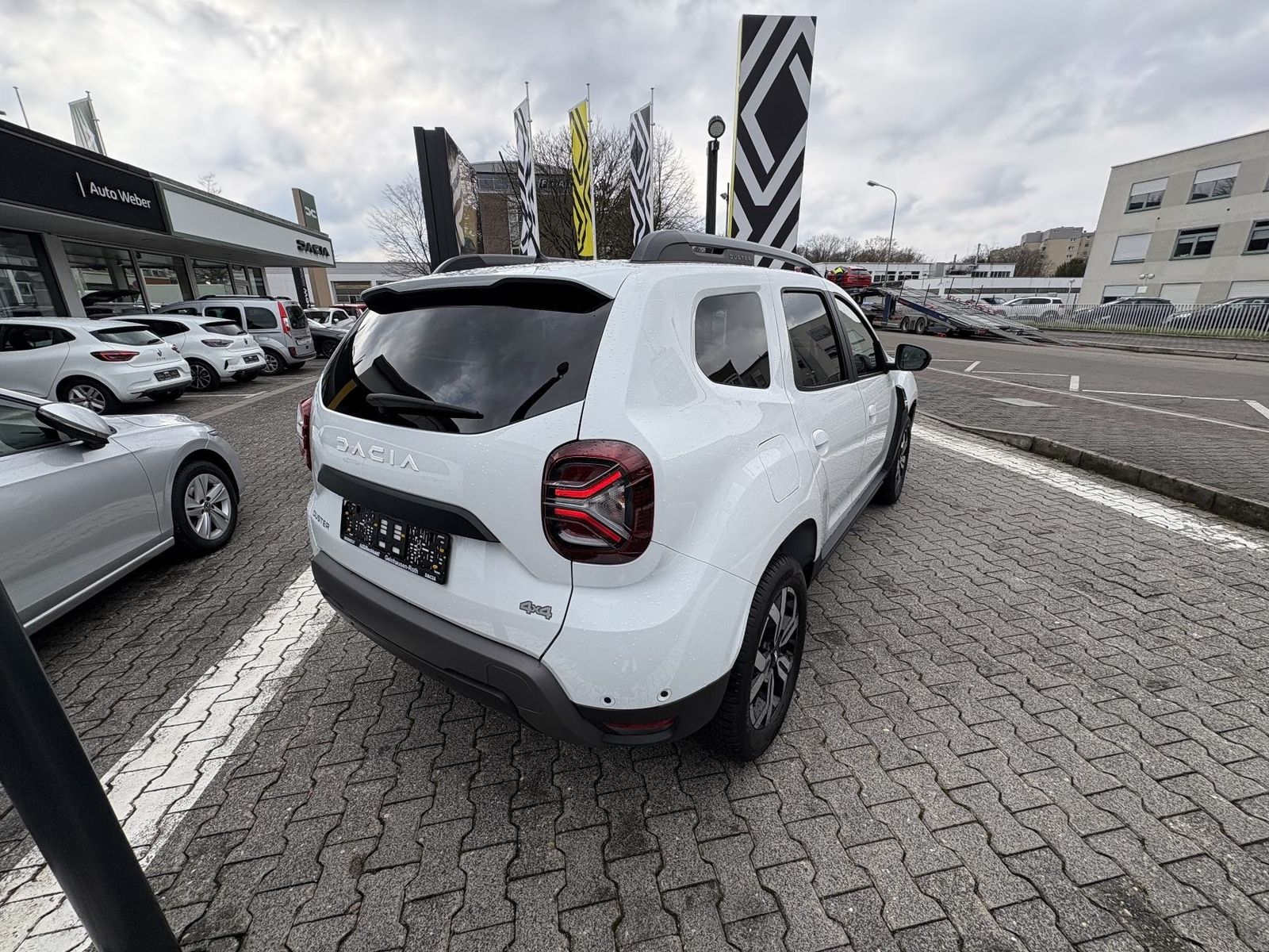 Dacia Duster TCe 150 Journey+ 4WD - Samsaru's Car Outlet