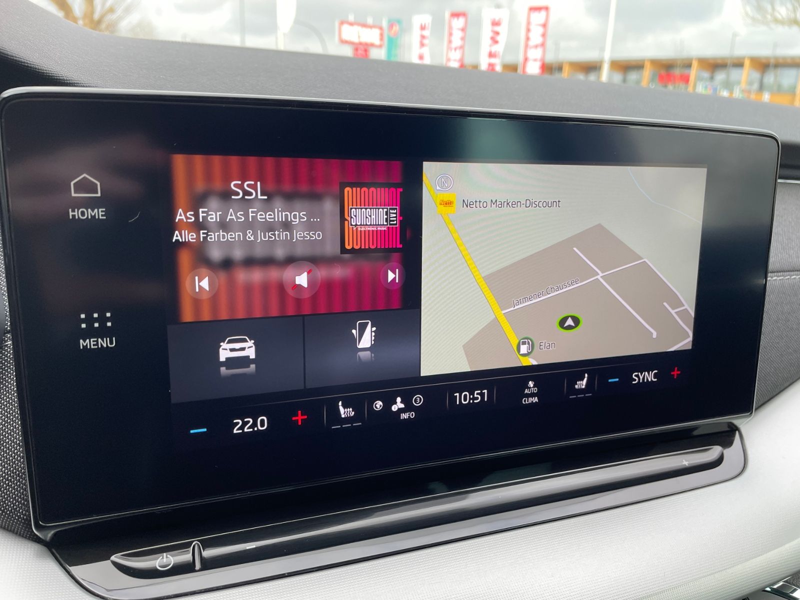 Skoda Octavia Combi 2.0 TDI Style - Samsaru's Car Outlet