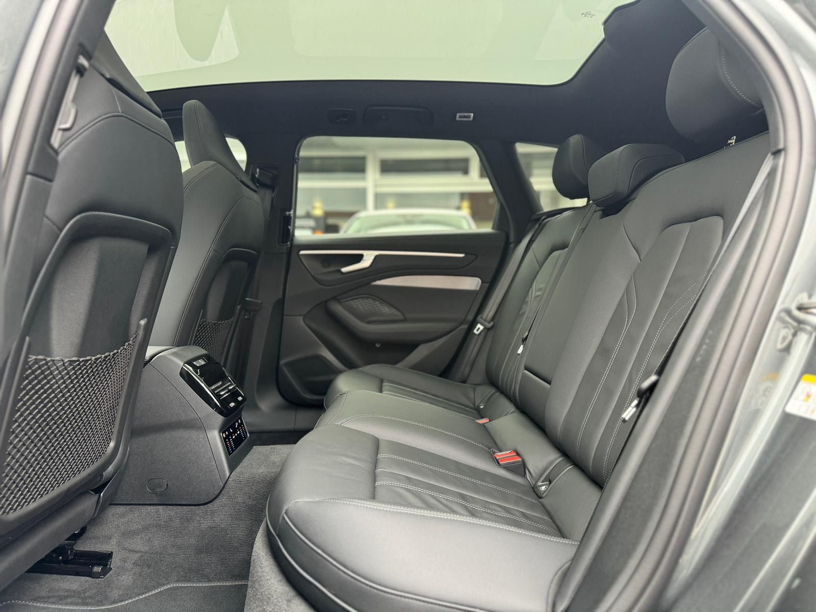 Audi A6 AVANT 2.0TDI 2x S LINE PANO 2xDISPLAY LEDER